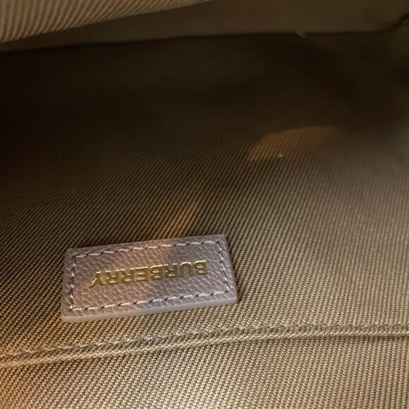 Burberry check print Crossbody bag brand new tag medium - Picture 4 of 6